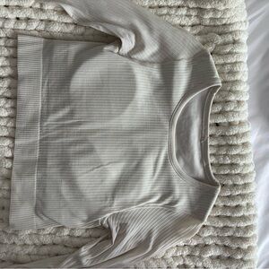Lululemon Cropped Long Sleeve Top